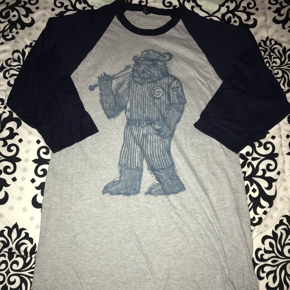 NWOT Chicago Cubs baseball tee